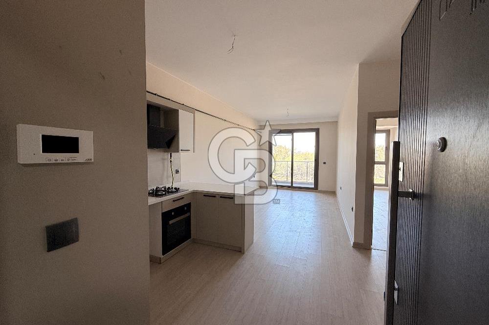 Seyrek'te Merkezi Konumda Geniş Lüx 1+1 Daire