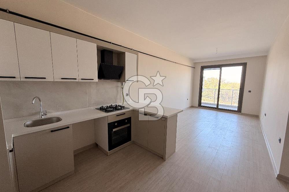 Seyrek'te Merkezi Konumda Geniş Lüx 1+1 Daire