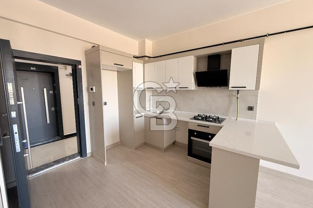 Seyrek'te Merkezi Konumda Geniş Lüx 1+1 Daire