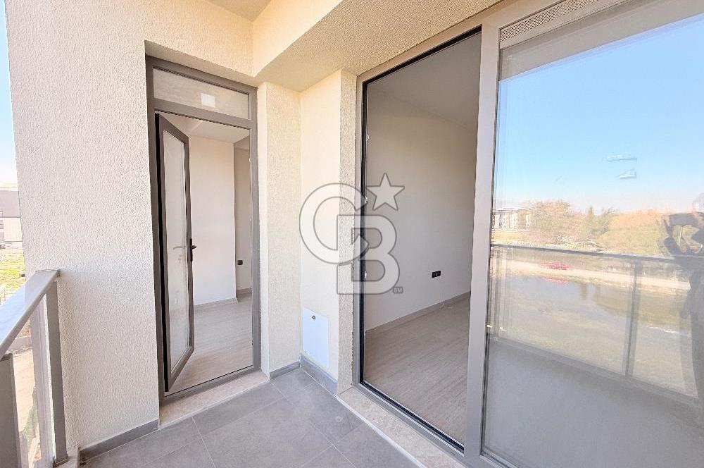 Seyrek'te Merkezi Konumda Geniş Lüx 1+1 Daire