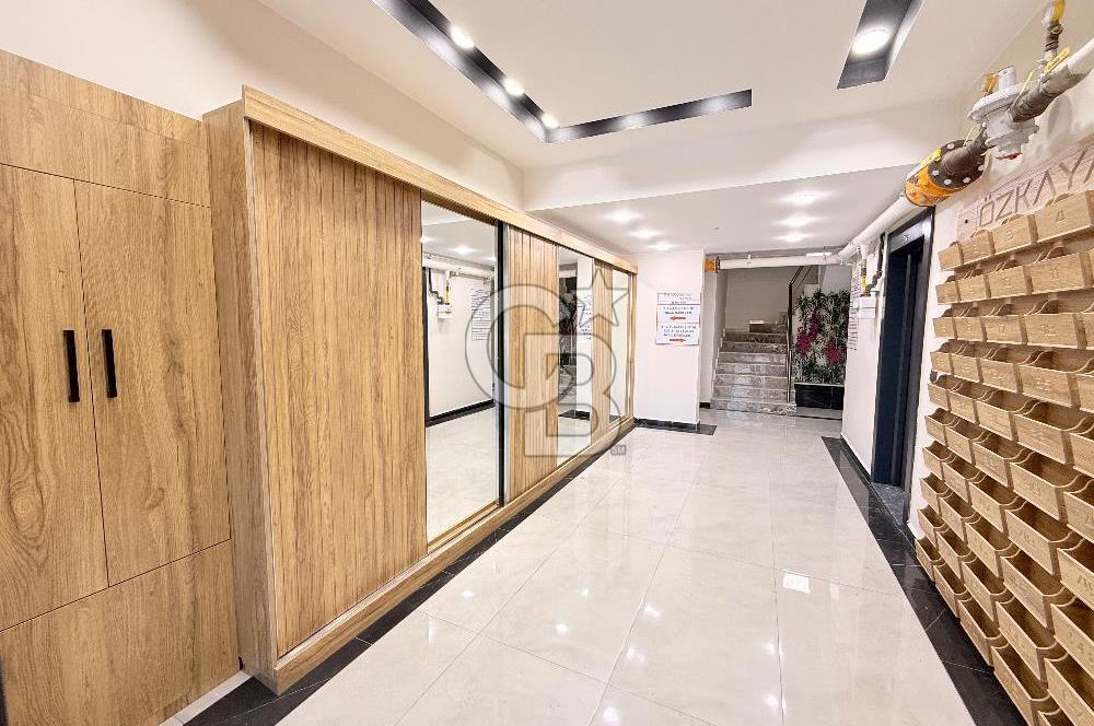 Seyrek'te Merkezi Konumda Geniş Lüx 1+1 Daire