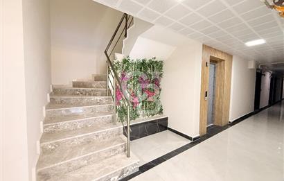 Seyrek'te Merkezi Konumda Geniş Lüx 1+1 Daire