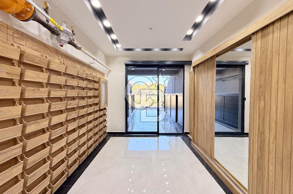 Seyrek'te Merkezi Konumda Geniş Lüx 1+1 Daire