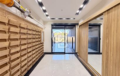 Seyrek'te Merkezi Konumda Geniş Lüx 1+1 Daire