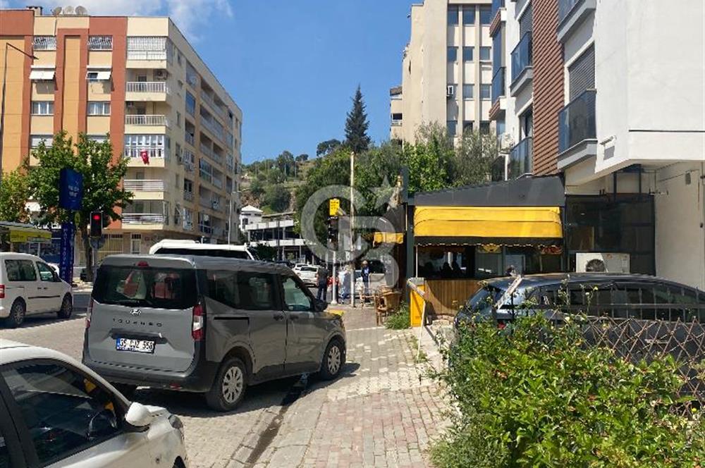 KARŞIYAKA BAHÇELİEVLER ‘de 120 m2 BATARKATLI SATILIK DÜKKAN