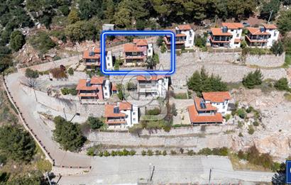 Sarıgerme'de Deniz Manzaralı Kiralık 3+1 Bahçe Tripleksi