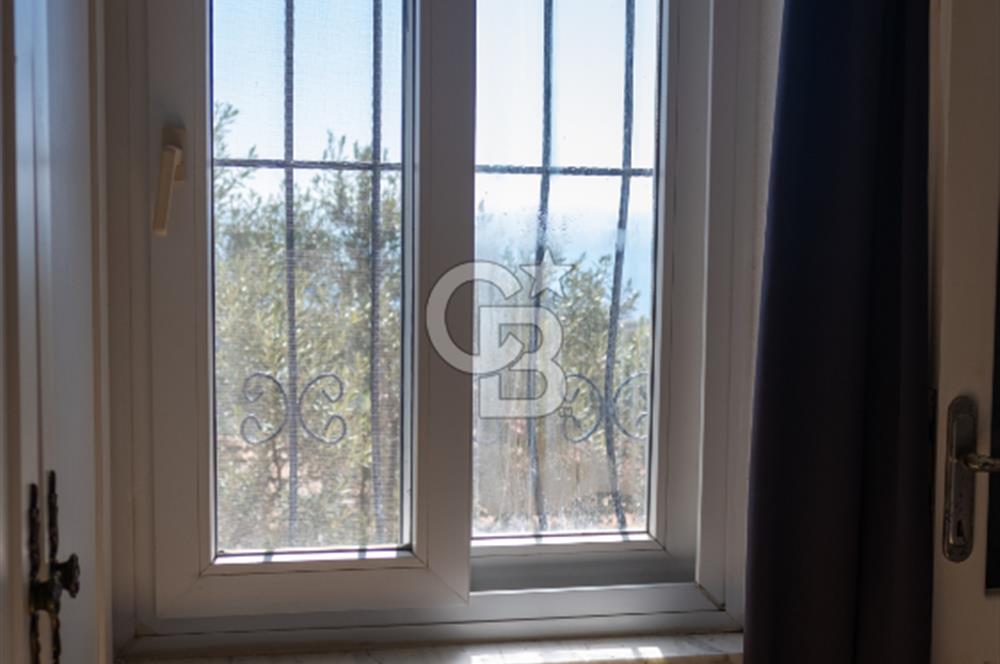 Sarıgerme'de Deniz Manzaralı Kiralık 3+1 Bahçe Tripleksi