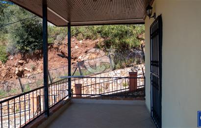 Sarıgerme'de Deniz Manzaralı Kiralık 3+1 Bahçe Tripleksi