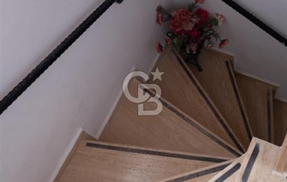 Sarıgerme'de Deniz Manzaralı Kiralık 3+1 Bahçe Tripleksi