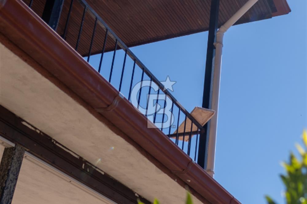 Sarıgerme'de Deniz Manzaralı Kiralık 3+1 Bahçe Tripleksi