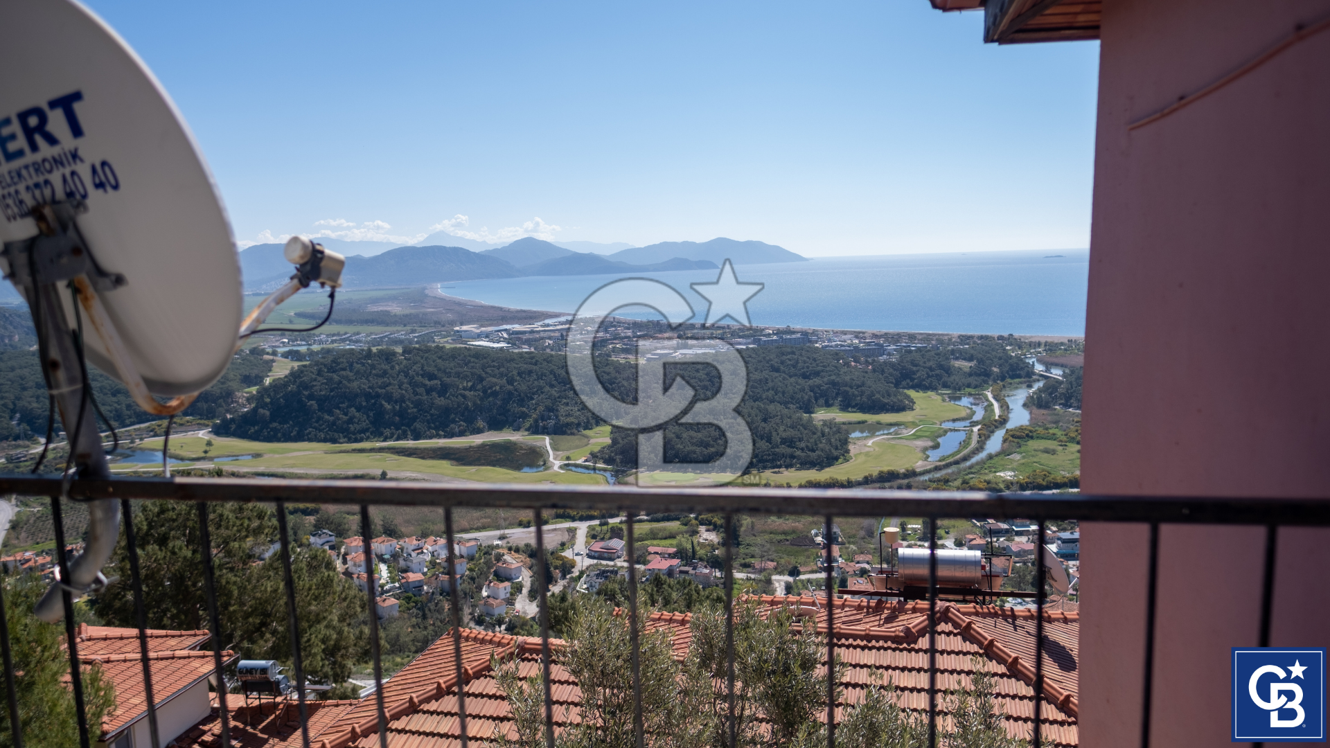 Sarıgerme'de Deniz Manzaralı Kiralık 3+1 Bahçe Tripleksi