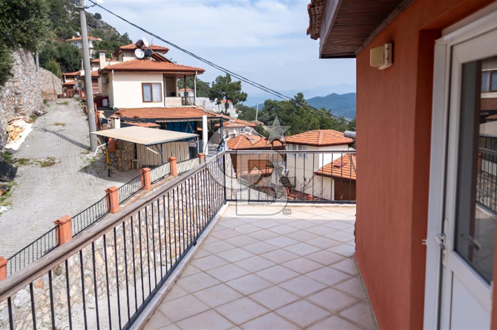 PANOROMİK DENİZ MANZARALI Sarıgerme'de Kiralık Eşyalı 3+1 Bahçe Tripleks