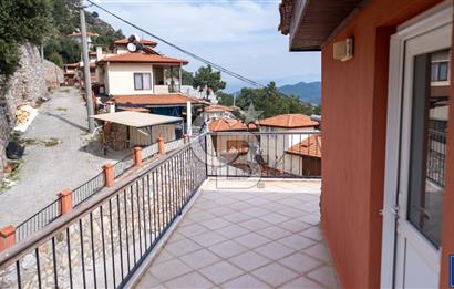 PANOROMİK DENİZ MANZARALI Sarıgerme'de Kiralık Eşyalı 3+1 Bahçe Tripleks