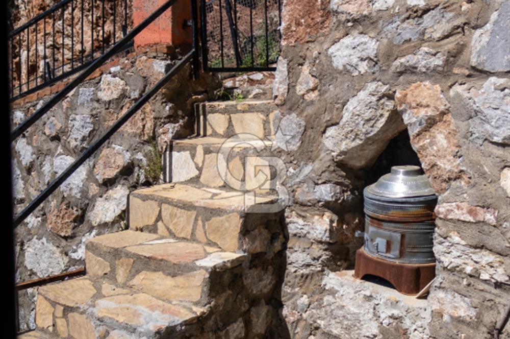 Sarıgerme'de Deniz Manzaralı Kiralık 3+1 Bahçe Tripleksi