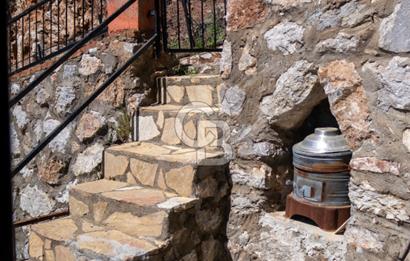 Sarıgerme'de Deniz Manzaralı Kiralık 3+1 Bahçe Tripleksi