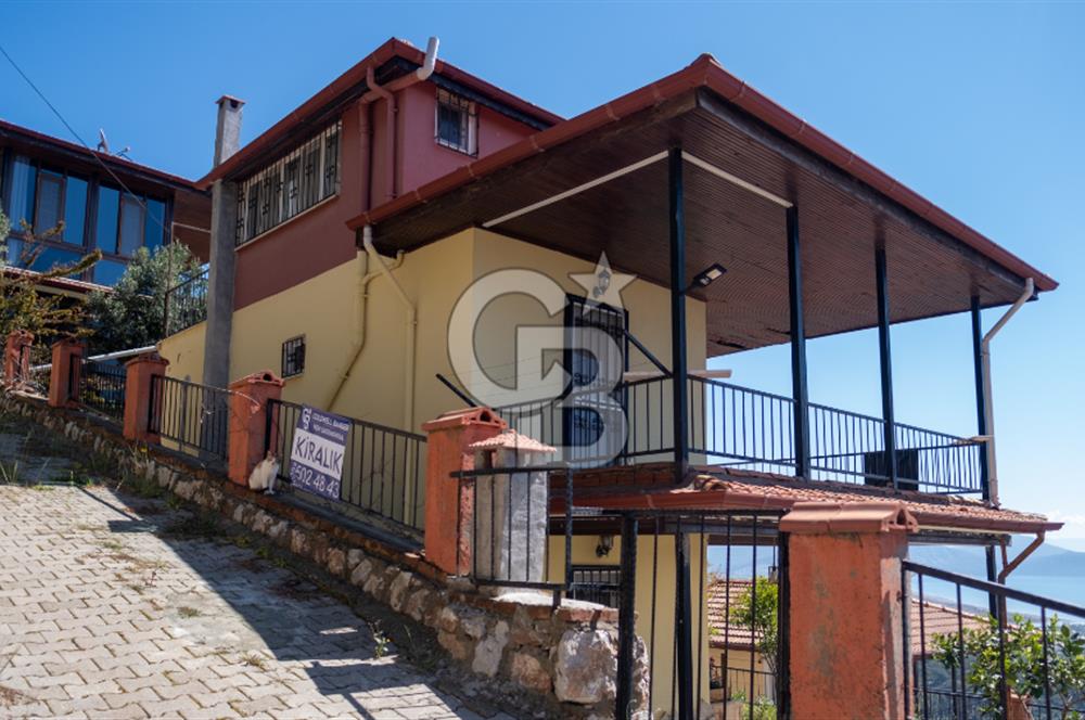 Sarıgerme'de Deniz Manzaralı Kiralık 3+1 Bahçe Tripleksi