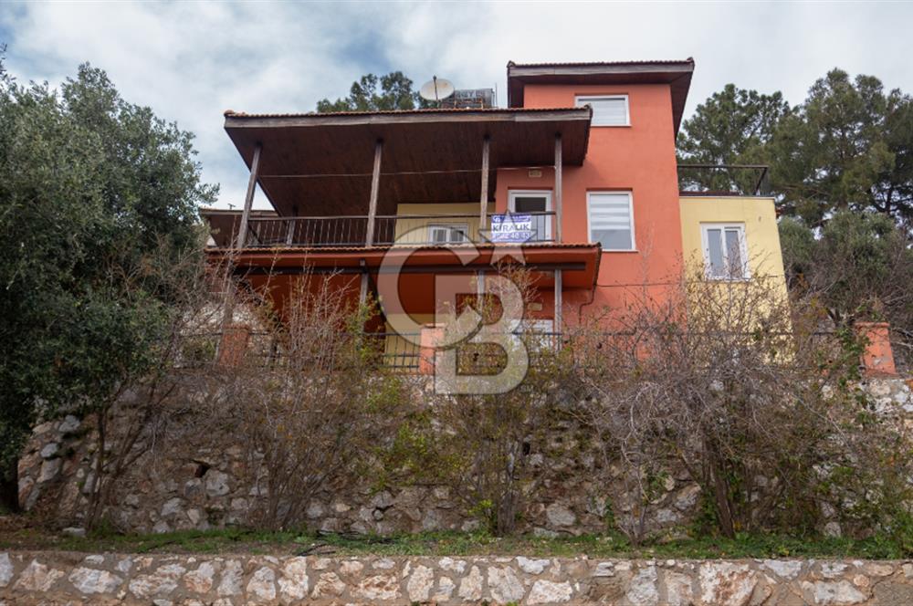 PANOROMİK DENİZ MANZARALI Sarıgerme'de Kiralık Eşyalı 3+1 Bahçe Tripleks