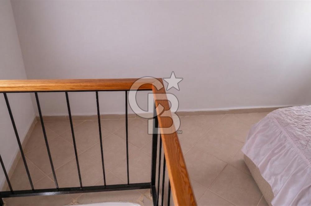 PANOROMİK DENİZ MANZARALI Sarıgerme'de Kiralık Eşyalı 3+1 Bahçe Tripleks
