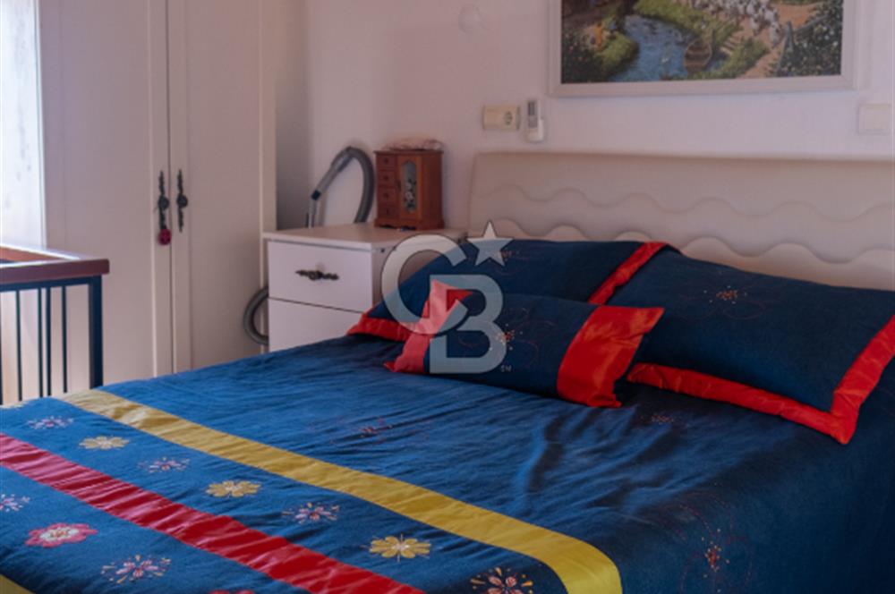 Sarıgerme'de Deniz Manzaralı Kiralık 3+1 Bahçe Tripleksi