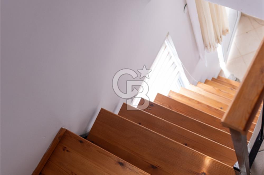 PANOROMİK DENİZ MANZARALI Sarıgerme'de Kiralık Eşyalı 3+1 Bahçe Tripleks