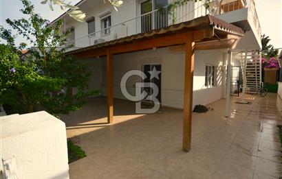 Çeşme Ilıca  Kiralık Bahçe Kullanımlı Teraslı  Eşyalı 2+1 