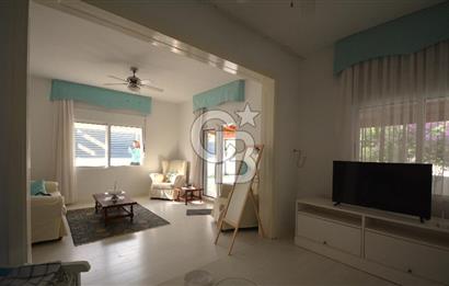 Çeşme Ilıca  Kiralık Bahçe Kullanımlı Teraslı  Eşyalı 2+1 