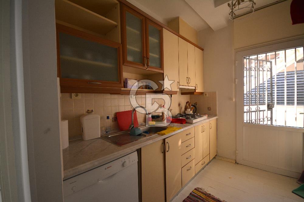 Çeşme Ilıca  Kiralık Bahçe Kullanımlı Teraslı  Eşyalı 2+1 