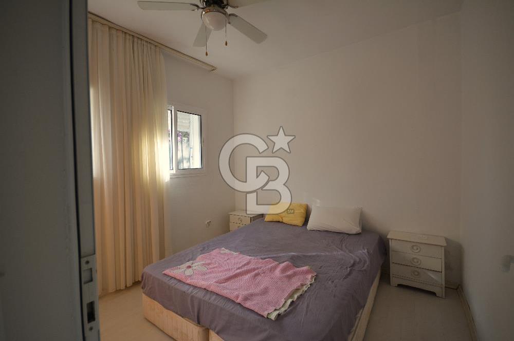 Çeşme Ilıca  Kiralık Bahçe Kullanımlı Teraslı  Eşyalı 2+1 