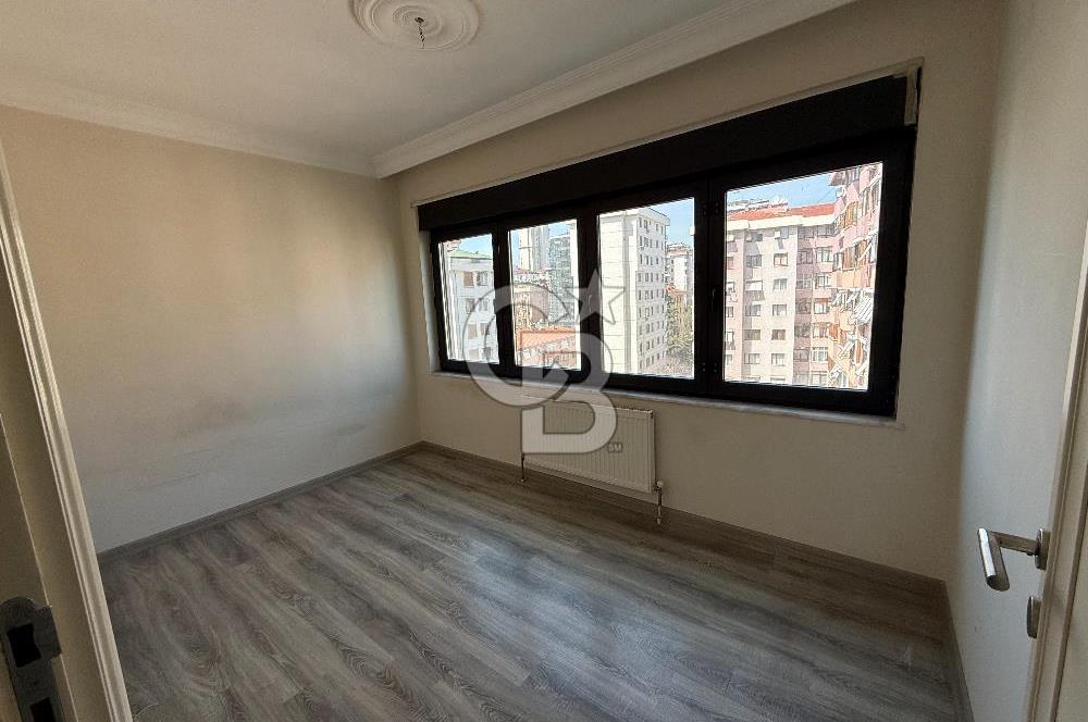 KADIKÖY BOSTANCI LUNAPARK KARŞISI YENİ BİNA 3+1 SATILIK DAİRE