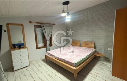 Sahile Yürüyüş Mesafesinde Bahçe İçinde Tripleks Köşe Villa