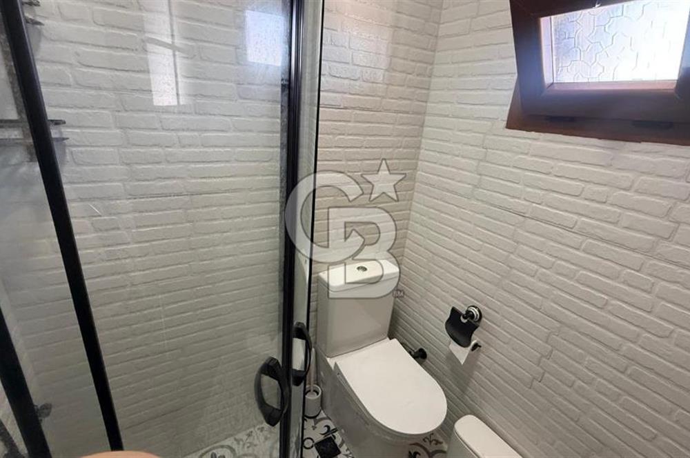 Sahile Yürüyüş Mesafesinde Bahçe İçinde Tripleks Köşe Villa