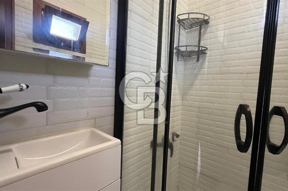 Sahile Yürüyüş Mesafesinde Bahçe İçinde Tripleks Köşe Villa