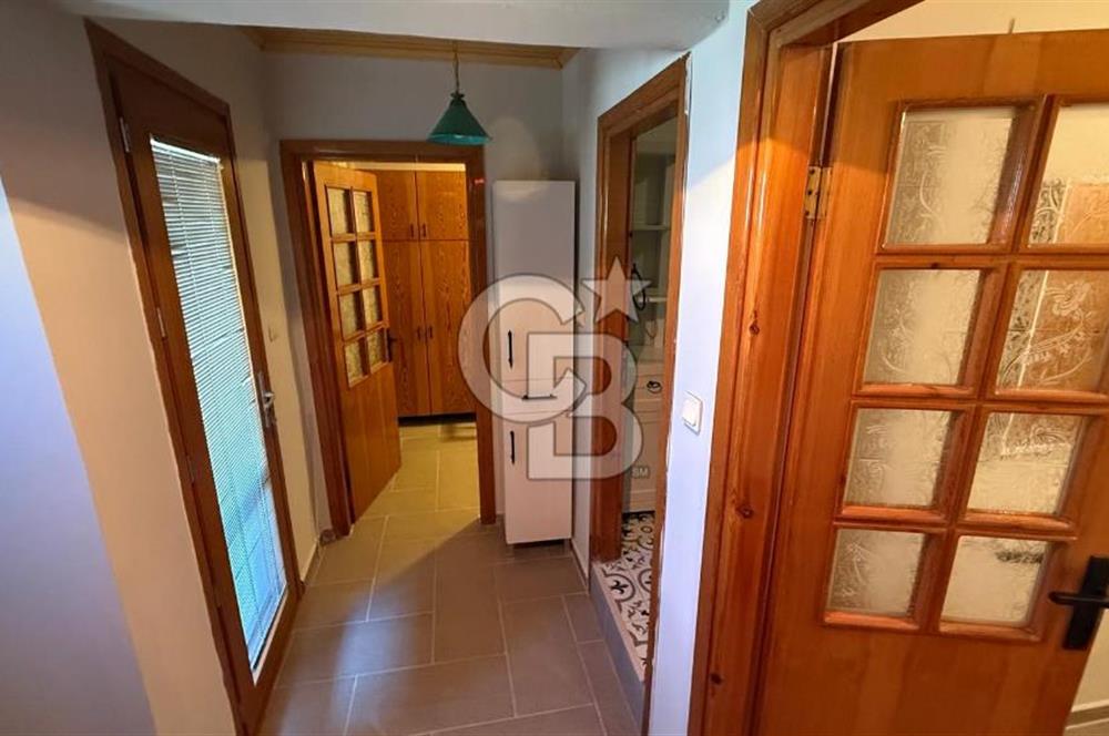 Sahile Yürüyüş Mesafesinde Bahçe İçinde Tripleks Köşe Villa