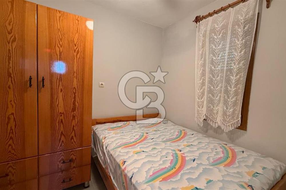 Sahile Yürüyüş Mesafesinde Bahçe İçinde Tripleks Köşe Villa