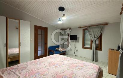 Sahile Yürüyüş Mesafesinde Bahçe İçinde Tripleks Köşe Villa