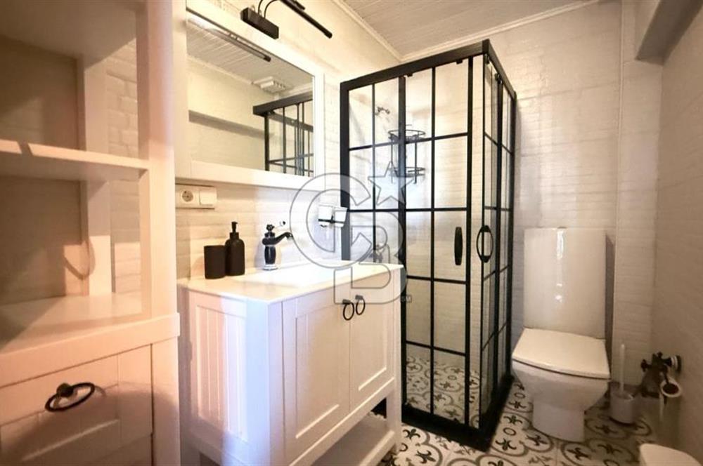 Sahile Yürüyüş Mesafesinde Bahçe İçinde Tripleks Köşe Villa