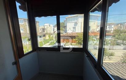 Sahile Yürüyüş Mesafesinde Bahçe İçinde Tripleks Köşe Villa