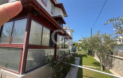 Sahile Yürüyüş Mesafesinde Bahçe İçinde Tripleks Köşe Villa
