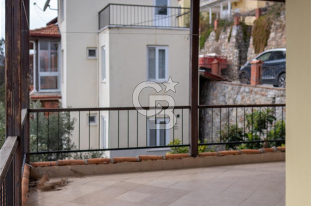 PANOROMİK DENİZ MANZARALI Sarıgerme'de Kiralık Eşyalı 3+1 Bahçe Tripleks