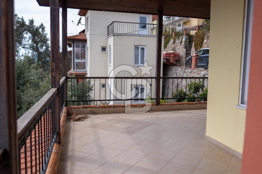 PANOROMİK DENİZ MANZARALI Sarıgerme'de Kiralık Eşyalı 3+1 Bahçe Tripleks