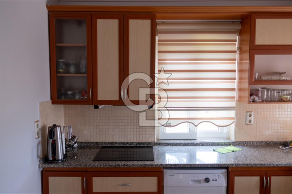 PANOROMİK DENİZ MANZARALI Sarıgerme'de Kiralık Eşyalı 3+1 Bahçe Tripleks