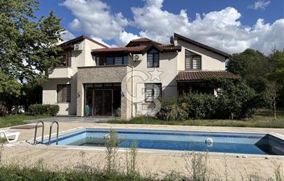 900 m² Arsa İçinde Kat Mülkiyetli Müstakil Havuzlu Harika Villa
