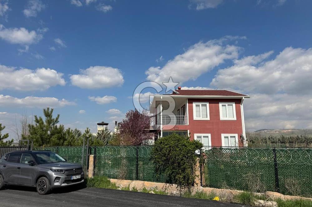 ANKARA GÖLBAŞI BAHÇELİEVLER'DE HAVUZLU EŞYALI KİRALIK VİLLA