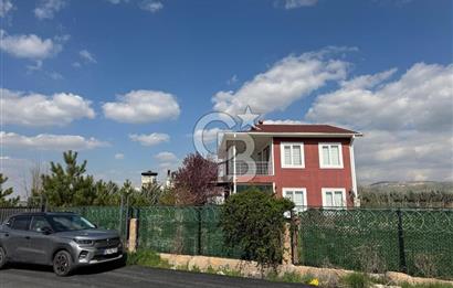 ANKARA GÖLBAŞI BAHÇELİEVLER'DE HAVUZLU EŞYALI KİRALIK VİLLA