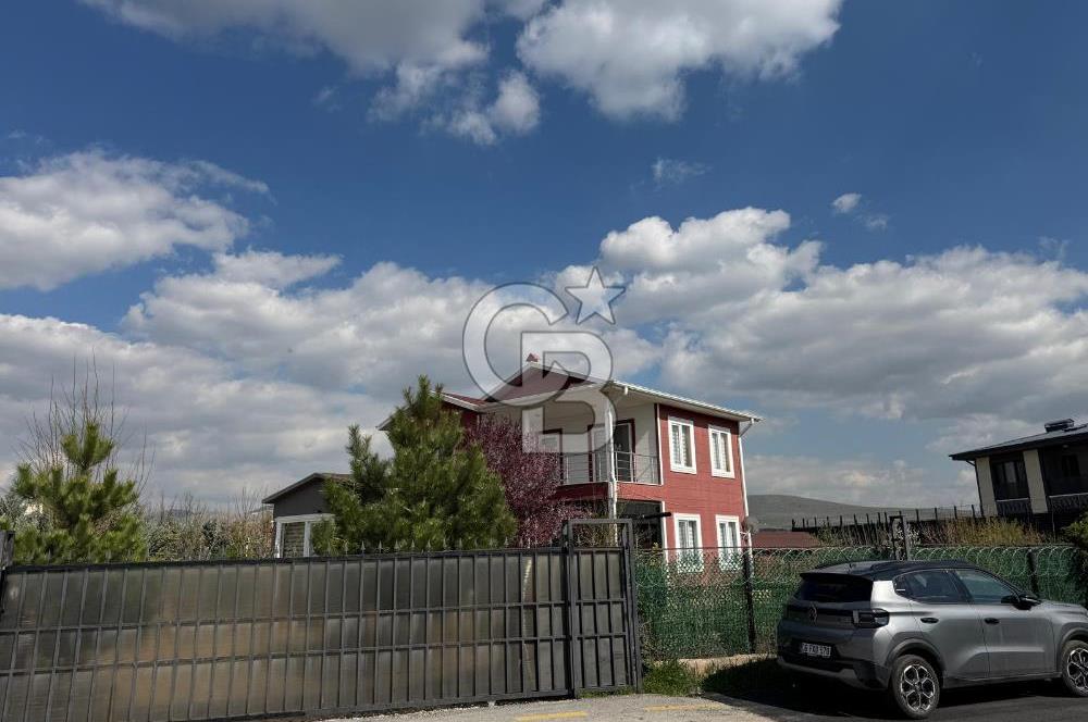 ANKARA GÖLBAŞI BAHÇELİEVLER'DE HAVUZLU EŞYALI KİRALIK VİLLA