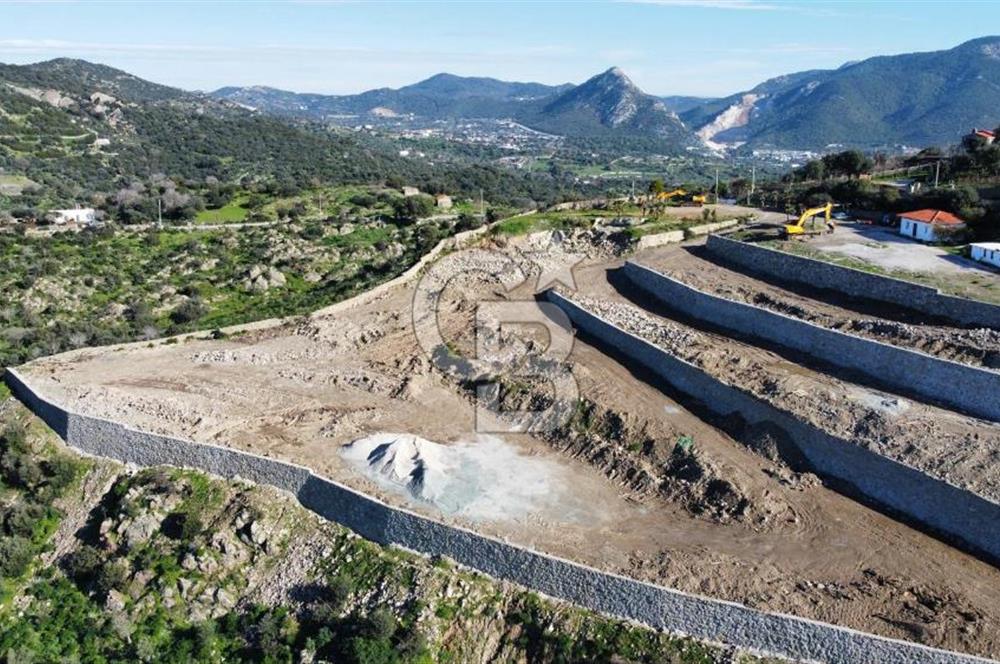 BODRUM GÜRECEDE TERASLAMASI YAPILI DENİZ MANZARALI 255M2 ARSA