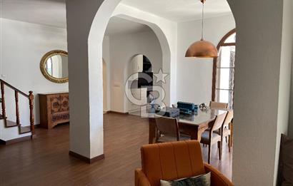 BODRUM UMURÇA MERKEZİ KONUMDA EŞYALI SATILIK GENİŞ KULLANIŞLI MÜSTAKİL VİLLA 