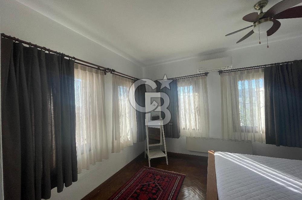 BODRUM UMURÇA MERKEZİ KONUMDA EŞYALI SATILIK GENİŞ KULLANIŞLI MÜSTAKİL VİLLA 