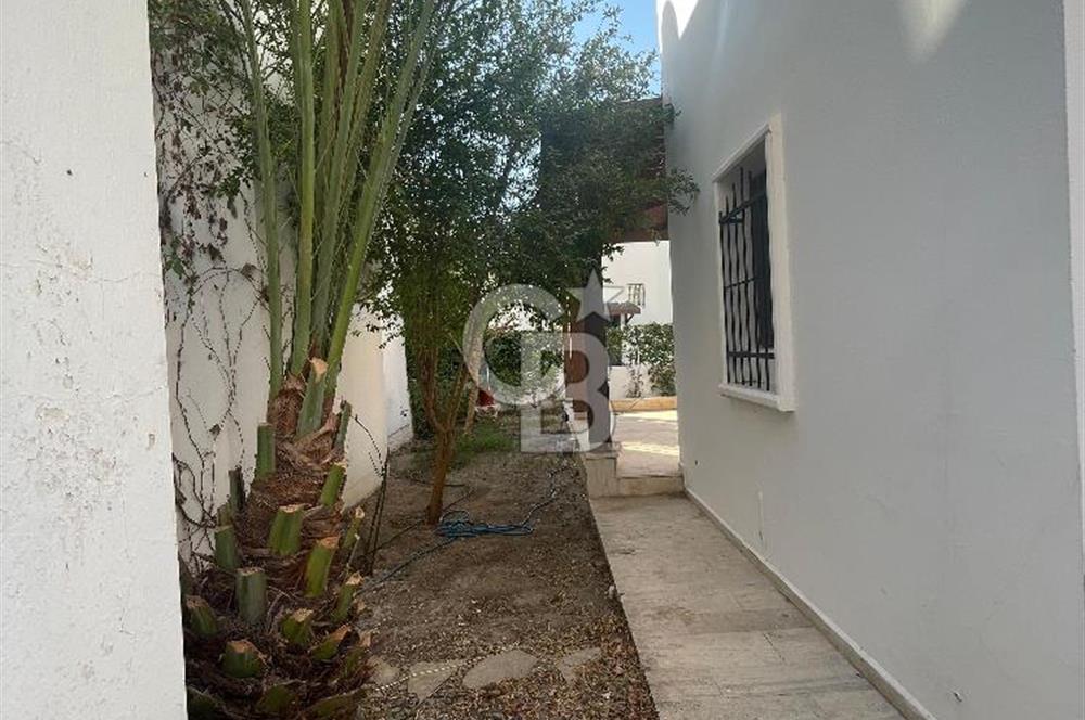 BODRUM UMURÇA MERKEZİ KONUMDA EŞYALI SATILIK GENİŞ KULLANIŞLI MÜSTAKİL VİLLA 