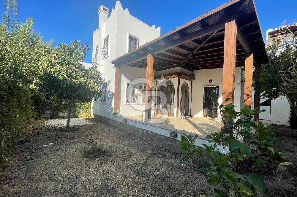 BODRUM UMURÇA MERKEZİ KONUMDA EŞYALI SATILIK GENİŞ KULLANIŞLI MÜSTAKİL VİLLA 
